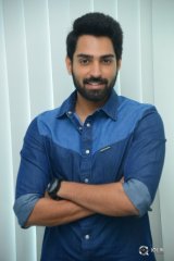 Actor Shiva Kandukuri Interview Stills